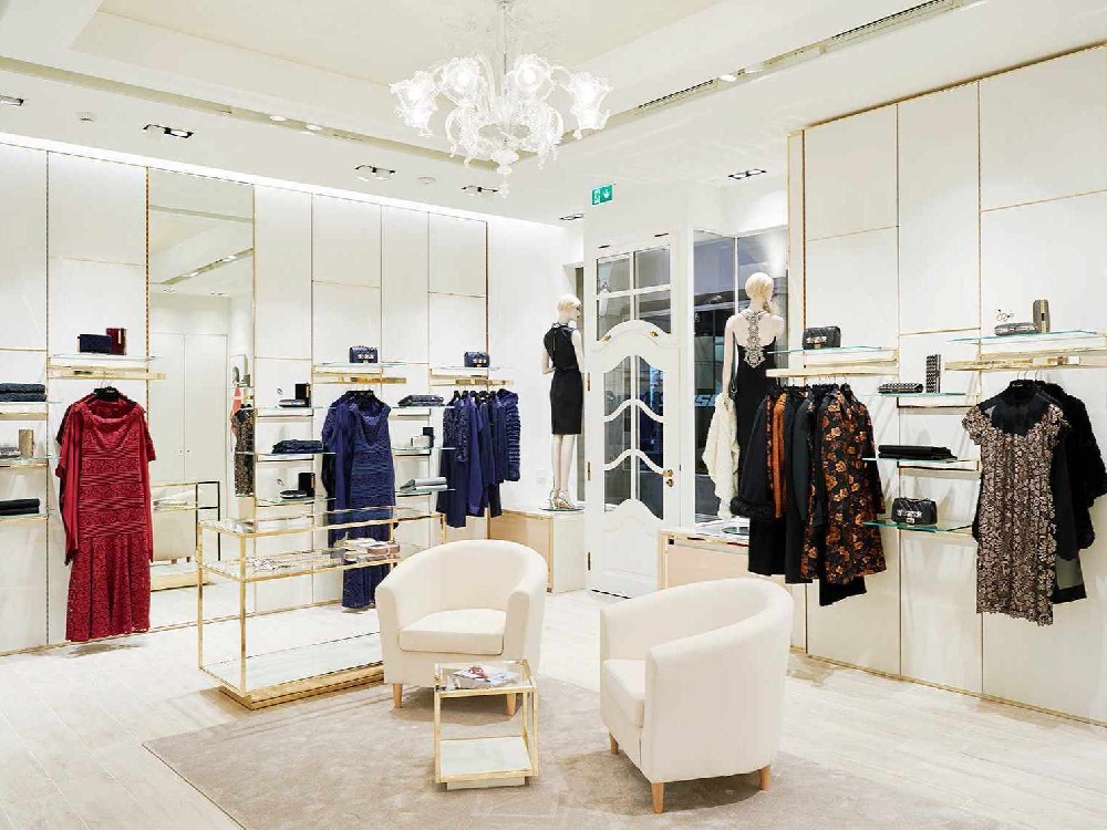 分享几点服装店面装修中的事项