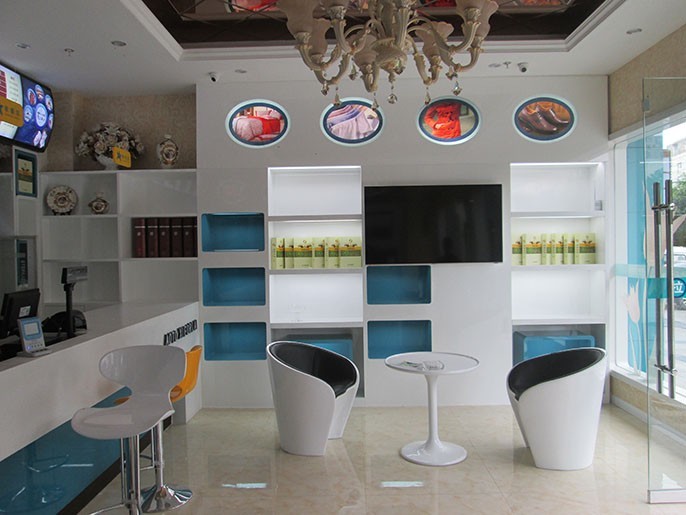 展柜制作与家具中存在的差别