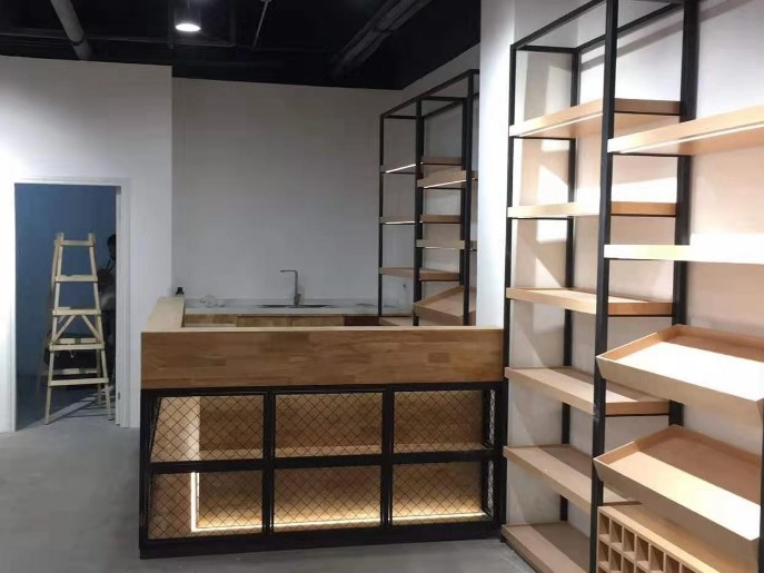 木制展柜在各季节需要做好防火防潮