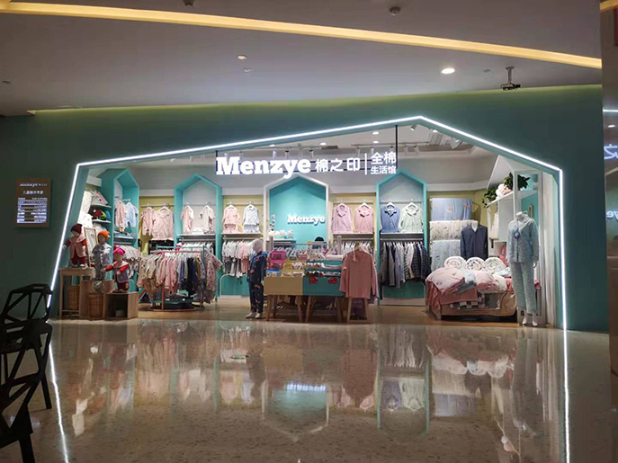 选用好材料能提升服装展示柜的质量