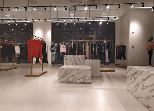 生产部如何把关好服装展示柜质量？