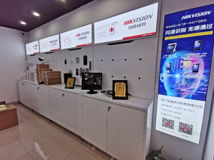 展柜定制厂家