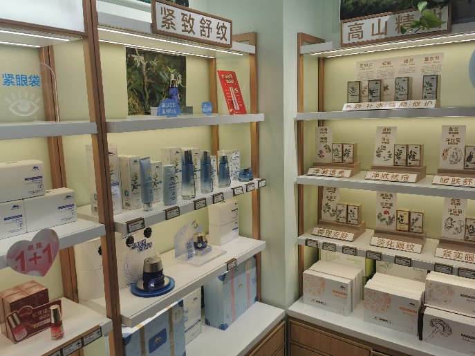 展柜定制厂家