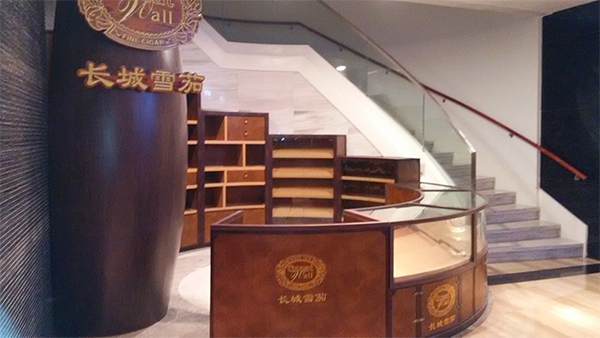 烟酒展柜的玻璃材料有哪些?分别有哪些特点?