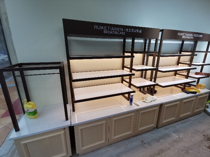 蛋糕展示柜的挑选与市场作用