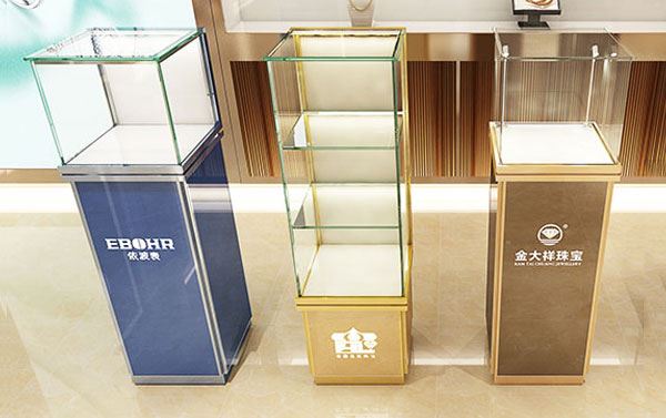 小型玻璃展示柜购买过程当中需要注意什么？ (小型玻璃展示柜选购过程中需要注意什么？)