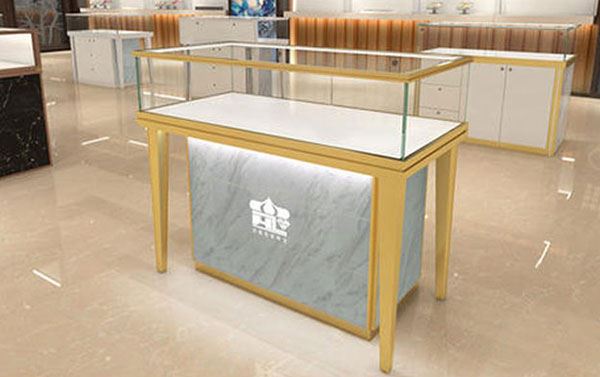定做眼镜展柜要注意哪些事项?定做展柜要多少钱? (做眼镜展柜需要注意什么？定制展柜要多少钱？)