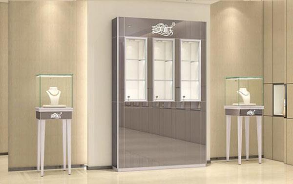 珠宝店橱窗背柜哪里可以定制? (哪里可以定制珠宝店橱窗的后柜?)