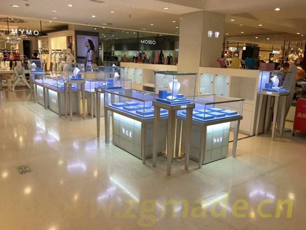 珠宝展柜定制要要直接找珠宝展柜厂家 (想定制珠宝展示柜，直接找珠宝展示柜厂家。)
