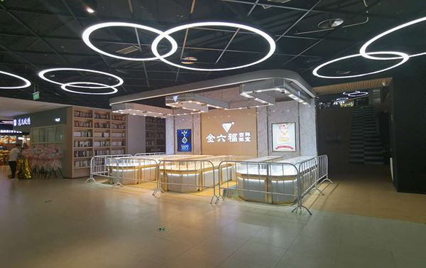 玻璃珠宝展柜安装的“那些事” (玻璃陈列柜安装的“那些事”)