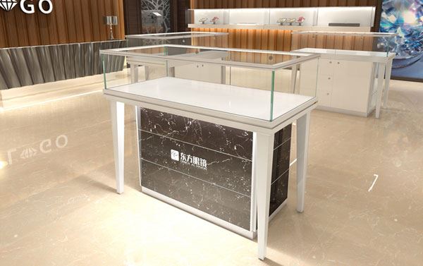 眼镜店高展柜怎么选择比较好?展柜价格是多少? (眼镜店的高展示柜怎么选？陈列柜的价格是多少？)