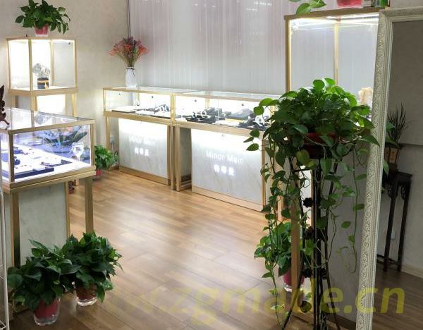 影响到珠宝展柜定制的价格是什么？ (影响珠宝展柜定制的价格是多少？)