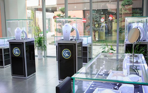 向珠宝展柜厂家询价从哪些方面了解? (你知道如何向珠宝展示柜制造商询价吗？)
