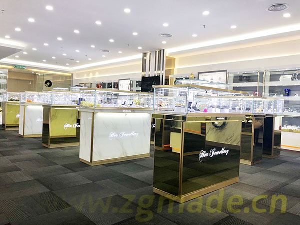 高性价比的玻璃珠宝展柜怎么找？不如看看灵闪展示 (如何找到性价比高的玻璃首饰展柜？你为什么不看看灵闪显示器？)