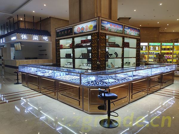 珠宝展示柜台没有zui好的，只有zui合适的 (珠宝专柜没有zui的好，只有zui的合适。)