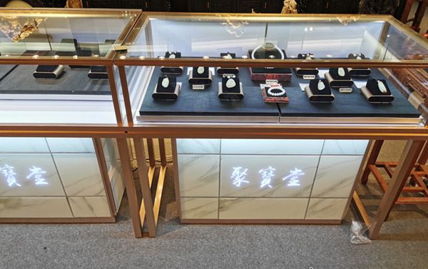 保养玻璃珠宝展柜的注意事项 (玻璃珠宝展示柜维护注意事项)