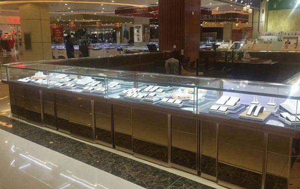 上海哪里有饰品展示柜? (上海哪里有珠宝展示柜？)