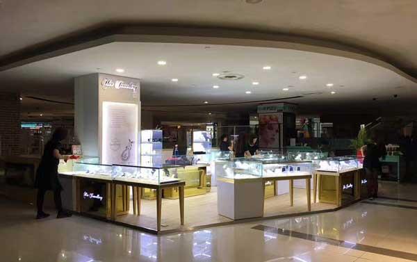上海饰品展示柜哪里有? (上海珠宝展示柜在哪？)
