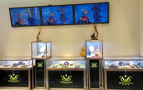 玻璃珠宝展柜变色的原因和处理方式 (玻璃陈列柜变色的原因及处理)