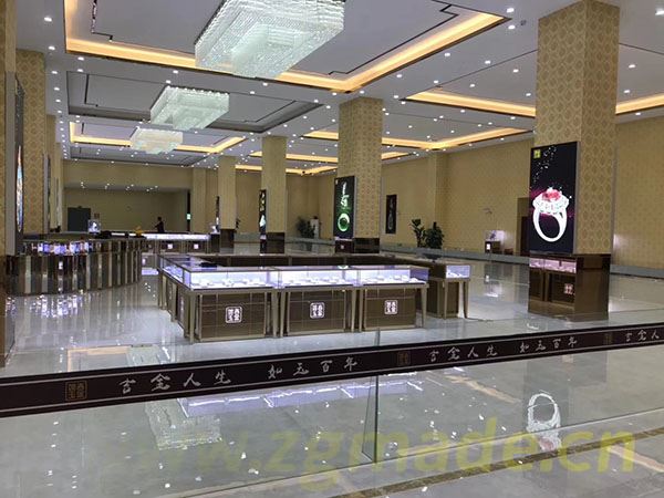 灵闪珠宝展柜厂家告诉您定制展柜技巧 (闪耀珠宝展柜厂家告诉你定制展柜的技巧。)