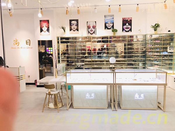 玻璃珠宝展柜定制、验收以及安装问题 (玻璃陈列柜的定制、验收和安装)