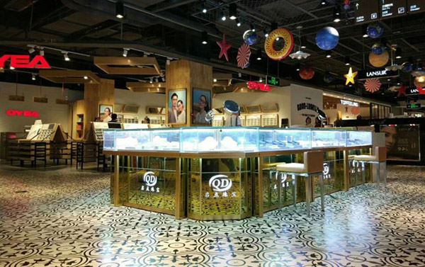 珠宝首饰展示柜哪里能做?怎样选择厂家? (哪里可以做珠宝展示柜？如何选择厂家？)
