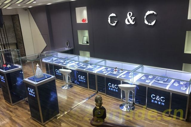 玻璃展示柜定制做好三个“明确” (玻璃展示柜定制的三个“定义”)