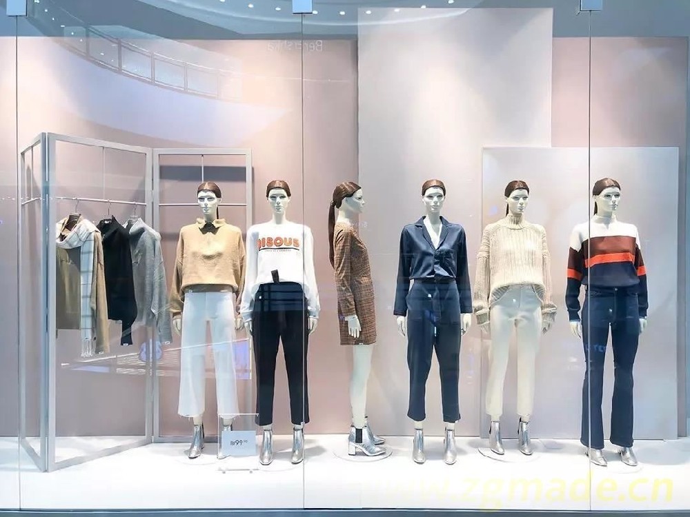 线上直播间店铺的总体陈列设计灯光效果