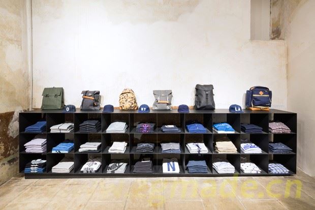 女装店陈列设计的展示空间造型艺术