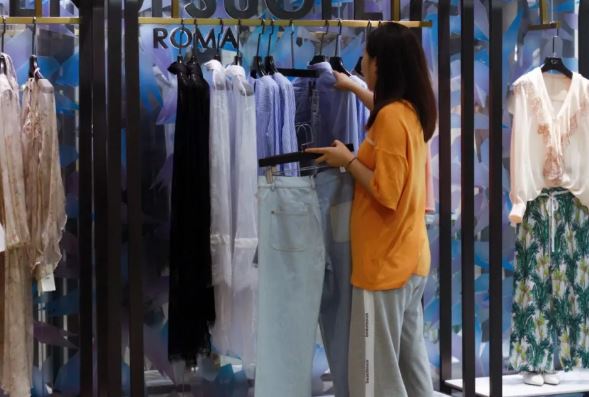 服装店铺陈列怎样才能更时尚潮流