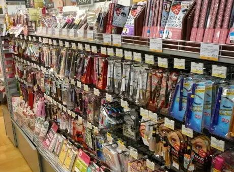 内衣陈列沒有艺术美该怎么办，打造出条理清晰的内衣陈列