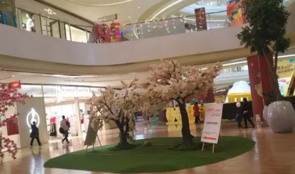 美妆护肤店铺陈列怎样吸引住人,打造出惹人钟爱的美妆护肤店铺陈列