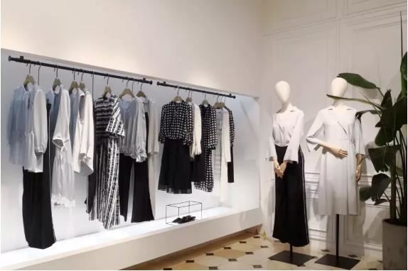 店铺服饰色彩陈列怎么做，打造亮丽的店铺服饰