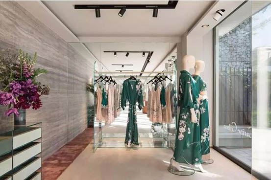 你知道上海龙岗有哪些服装陈设吗？上海龙岗服装陈设分享
