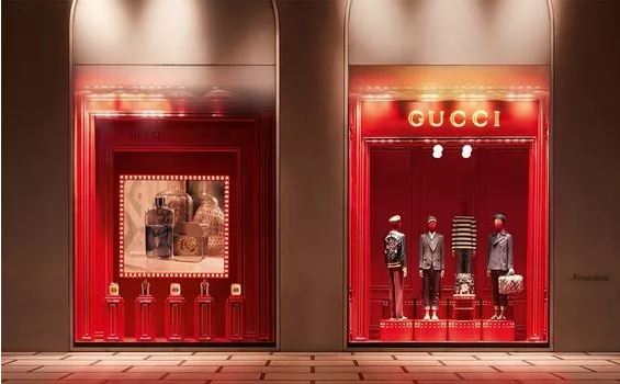 服装店铺橱窗灯光有多重要，服装橱窗灯光陈列氛围