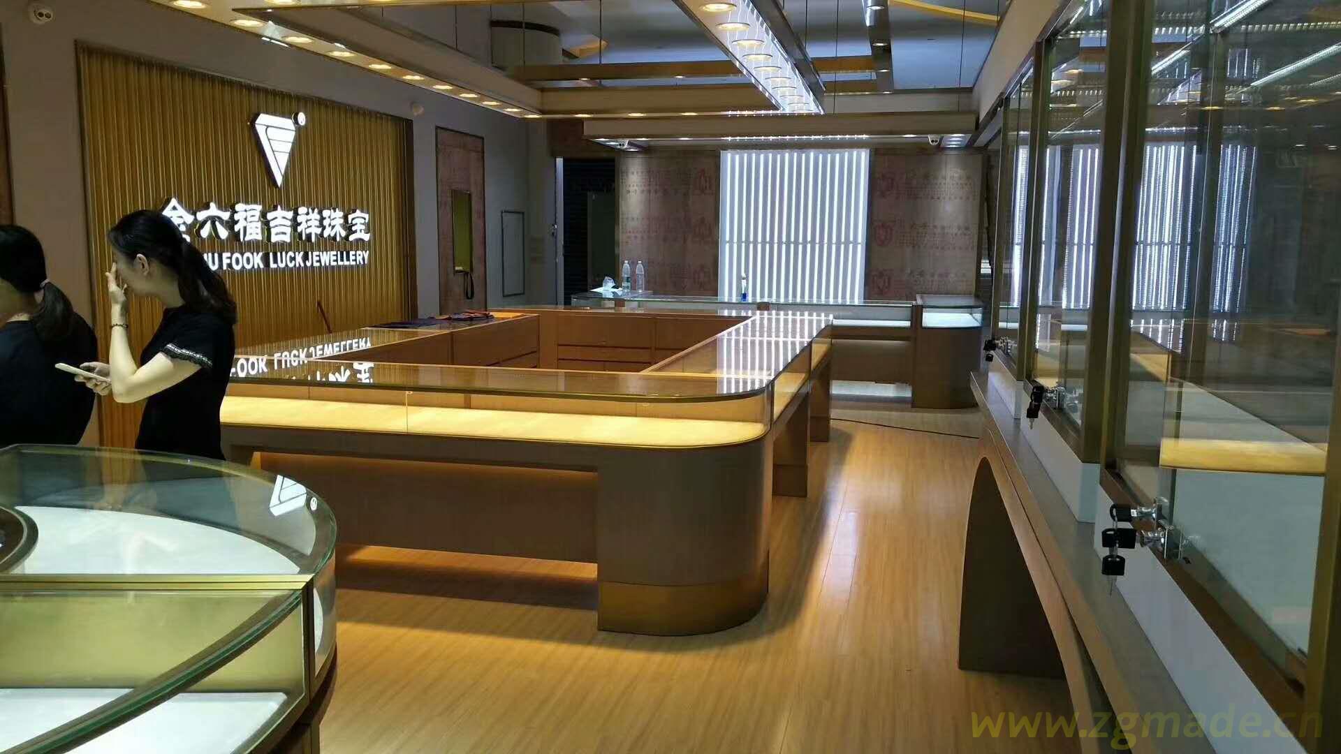 珠宝展柜烤漆一些工艺介绍 (珠宝展示柜烤漆工艺介绍)