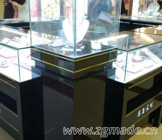 展柜设计中展台的基本造型是整个展台的骨架所在 (展台按造型分类可分为)