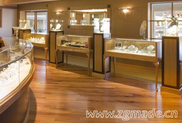 珠宝店铺需要珠宝展柜，那服装店需要展柜吗？ (珠宝展柜哪里有卖)