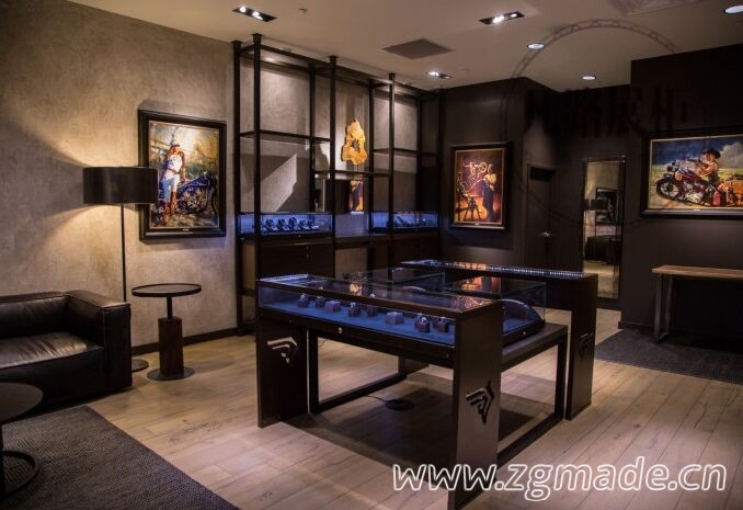 展柜制作厂家跟大家说一下珠宝展厅的设计 (珠宝展示柜在哪里定做)