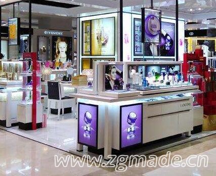 如何设计化妆品展柜？ (化妆品展柜设计说明)