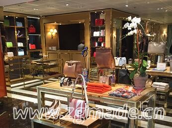 设计高端大气的珠宝展柜需要注意的几点事项！ (珠宝展示柜高度)