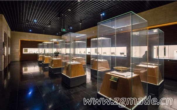 展柜定制的使用及注意事项 (展示柜定做)