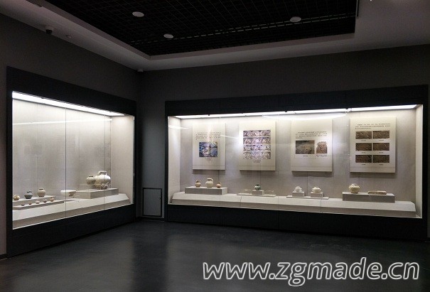 商场展柜应该怎么去摆放？为什么要定制它呢？ (商场展柜都是怎么制作的)